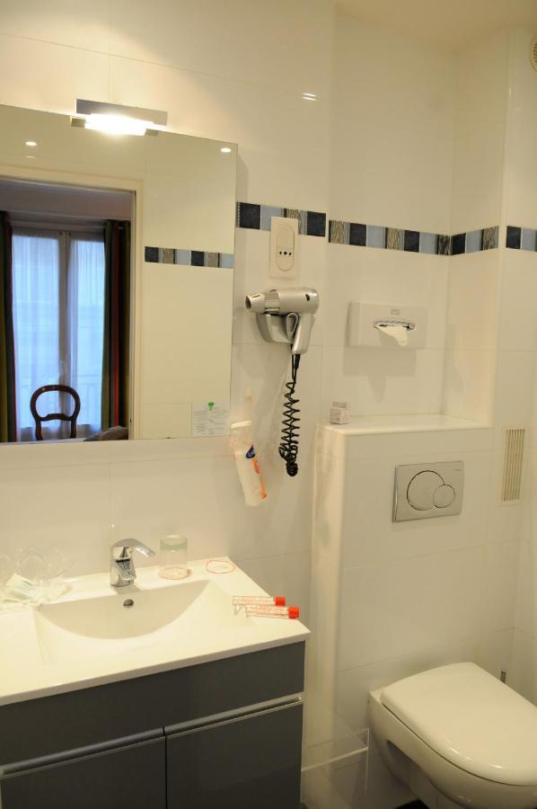 Hôtel La Sanguine Parigi Esterno foto