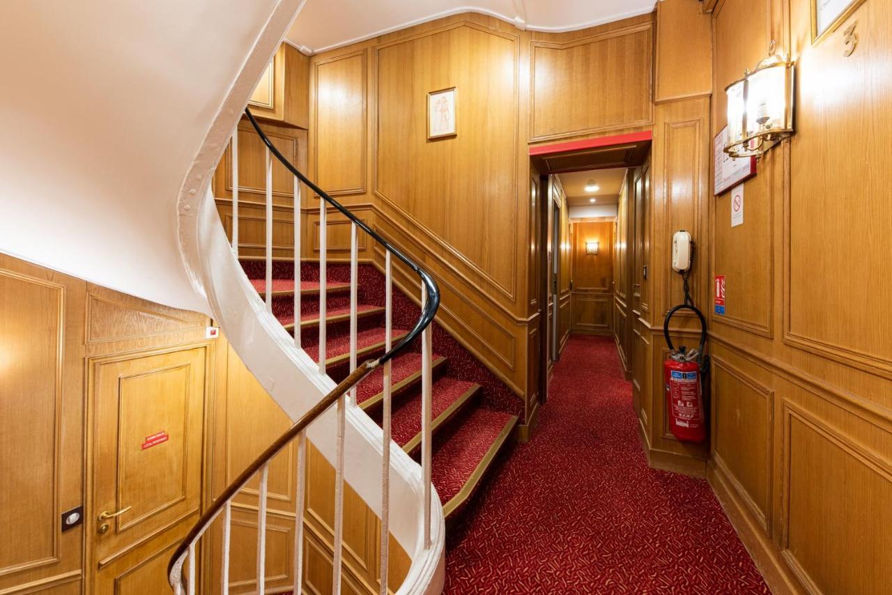 Hôtel La Sanguine Parigi Esterno foto