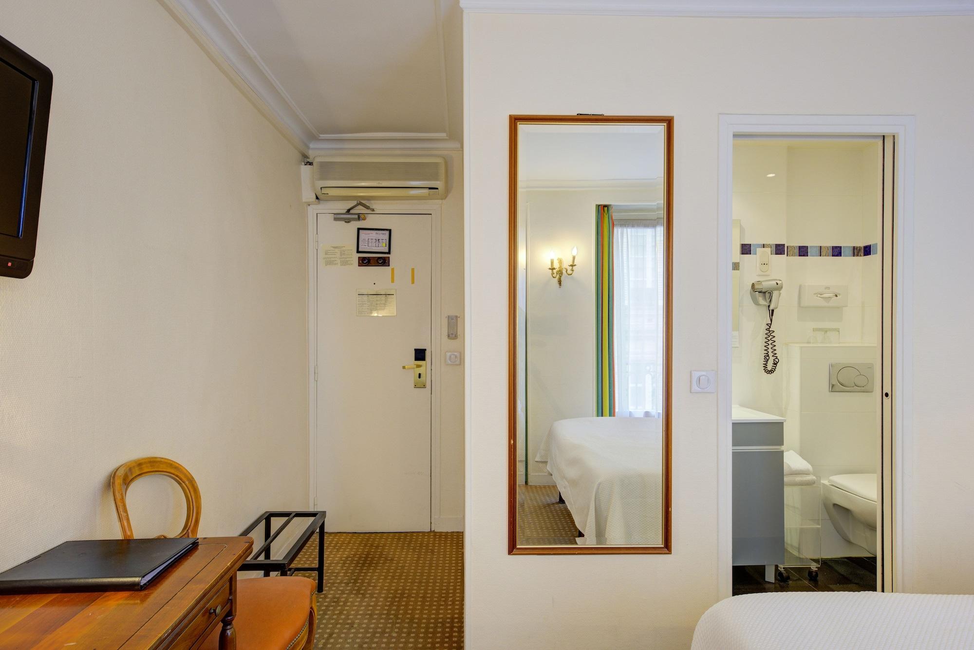 Hôtel La Sanguine Parigi Esterno foto