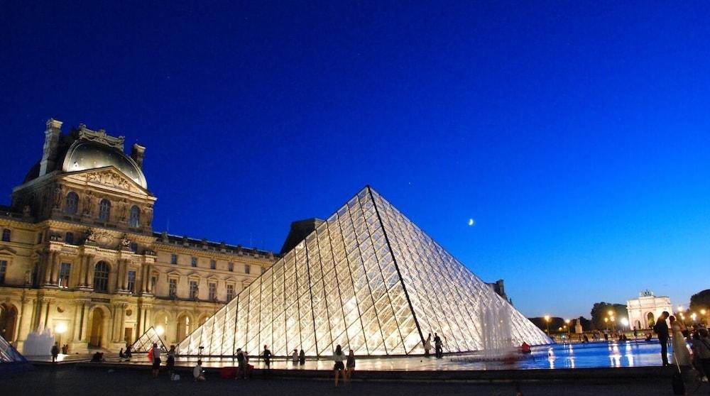 Hôtel La Sanguine Parigi Esterno foto