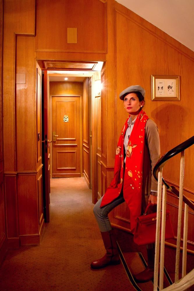 Hôtel La Sanguine Parigi Esterno foto