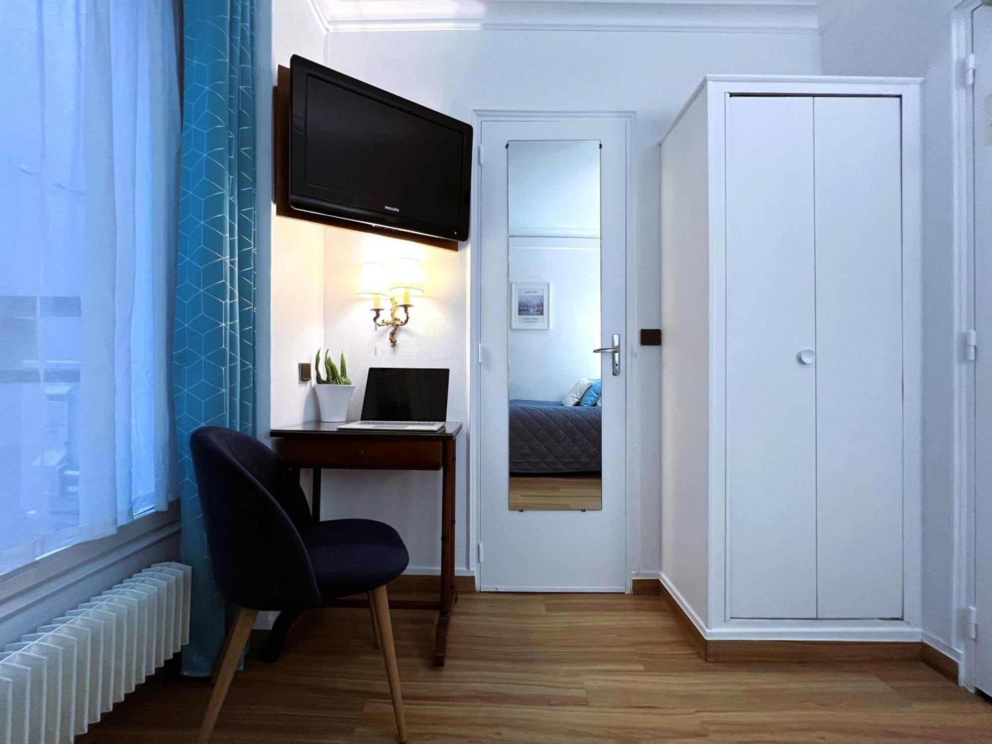 Hôtel La Sanguine Parigi Esterno foto